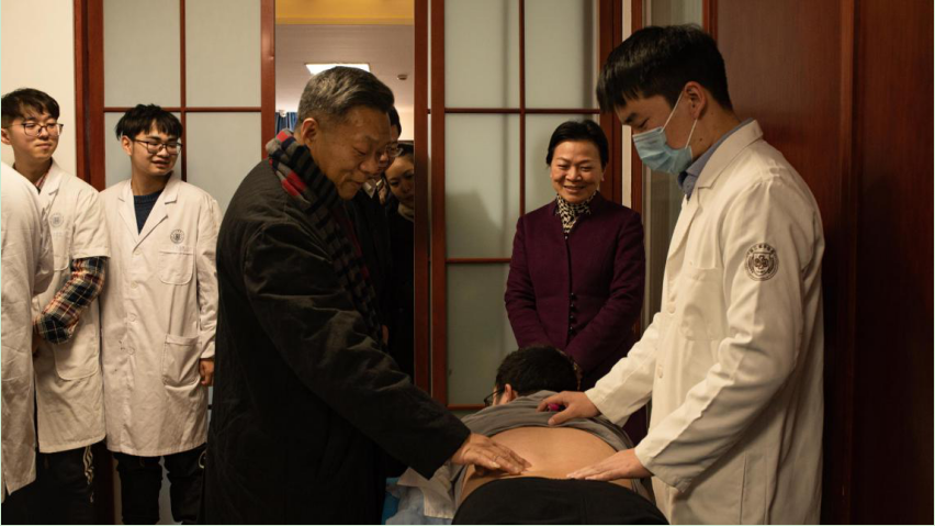 5-民间中医药协会专家一行来校临床实践教学中心参观调研.png